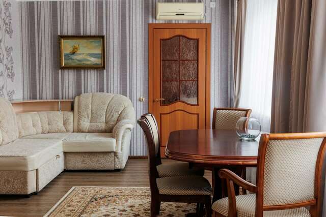 Гостиница Кузбасс Кемерово-217