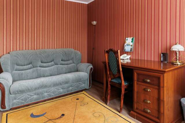 Гостиница Кузбасс Кемерово-212