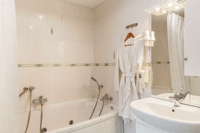 Гостиница Кузбасс Кемерово-250